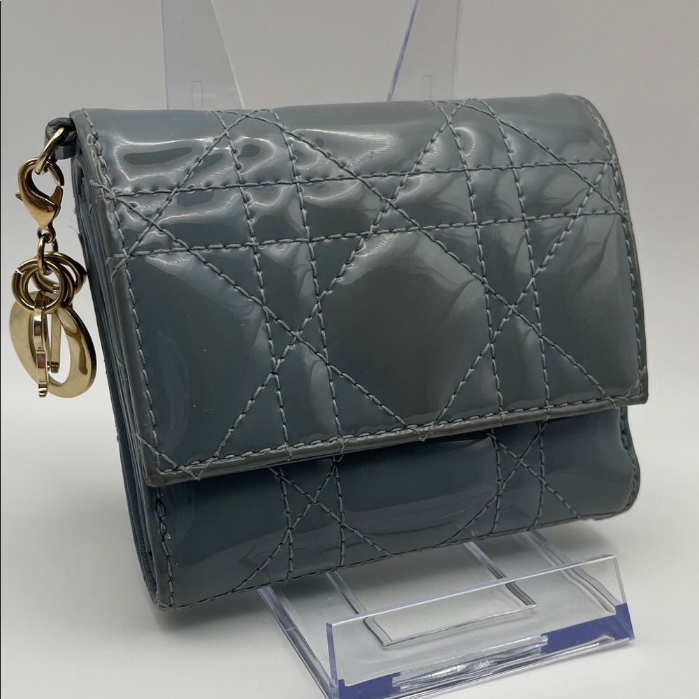 Dior Gray/Blue Quilted Women's Patent Compact Wallet w removable charm - Picture 2 of 16